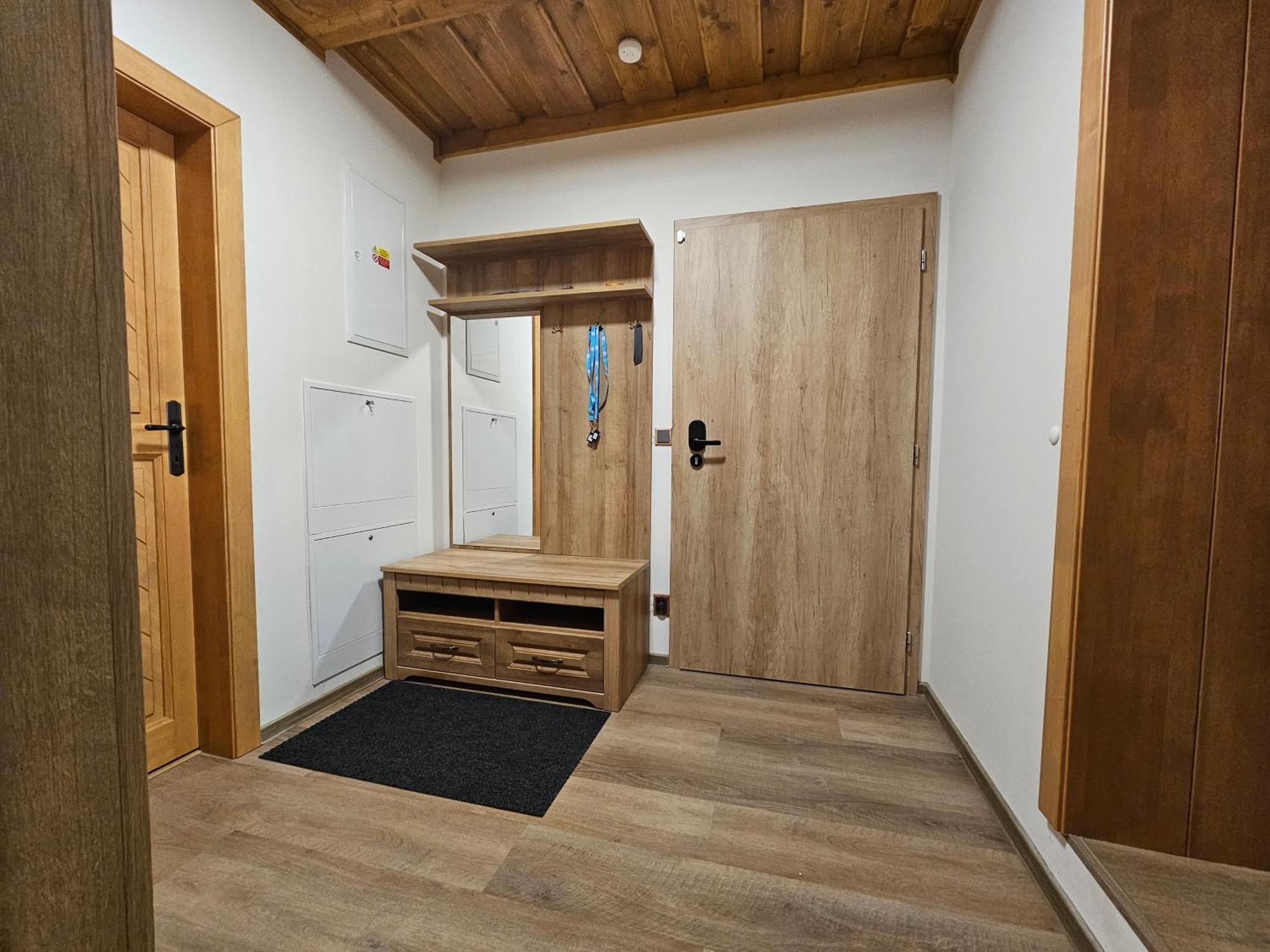 Apartmany Jezerne Velké Karlovice Habitación foto