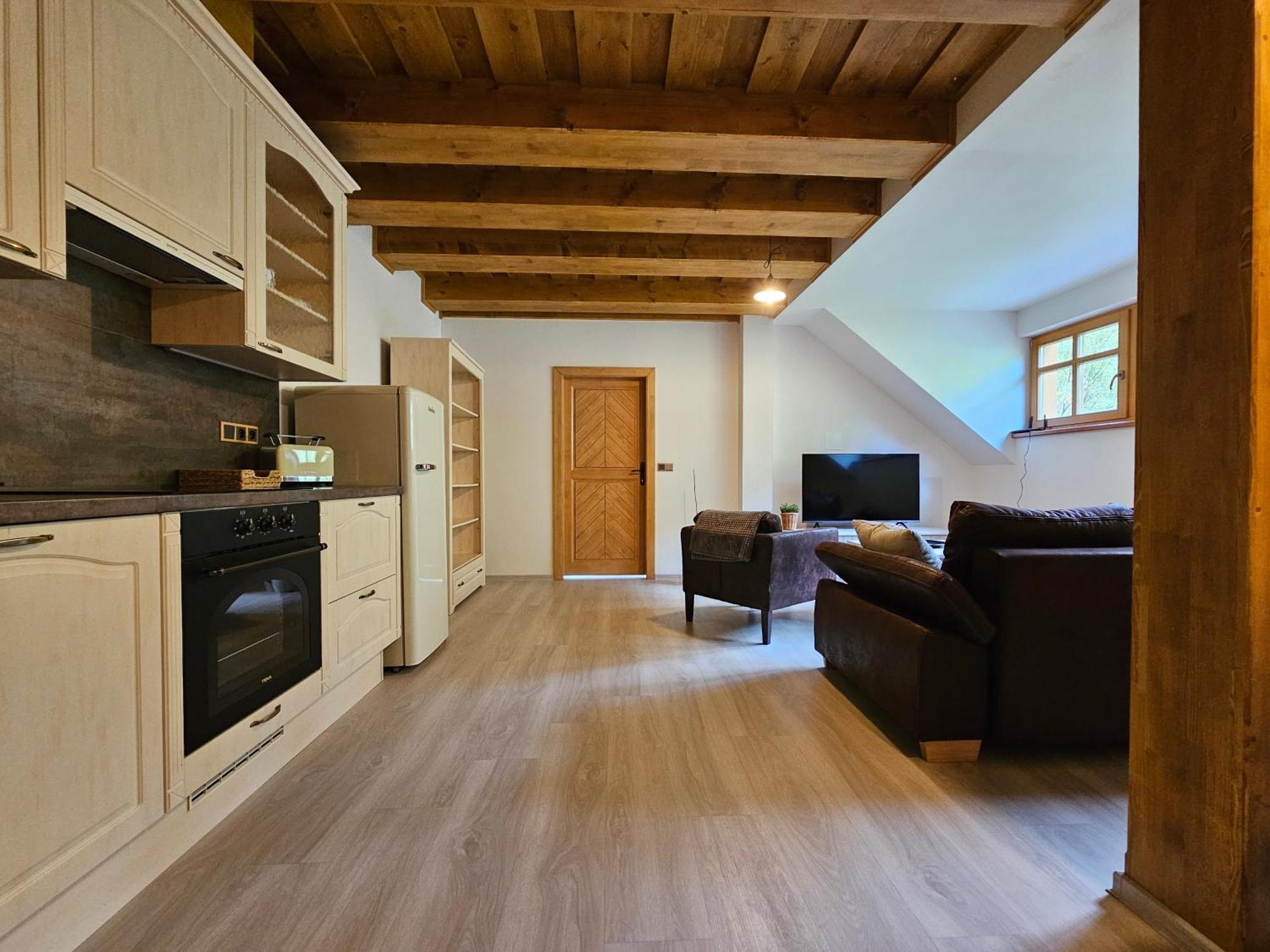 Apartmany Jezerne Velké Karlovice Habitación foto